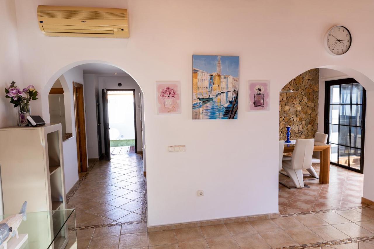 Villa With Private Pool, Near Beach And Golf Caleta De Fuste- Villa Charlotte 코스타 데 안티과 외부 사진